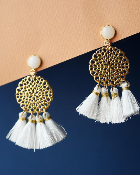 Boucles pompons